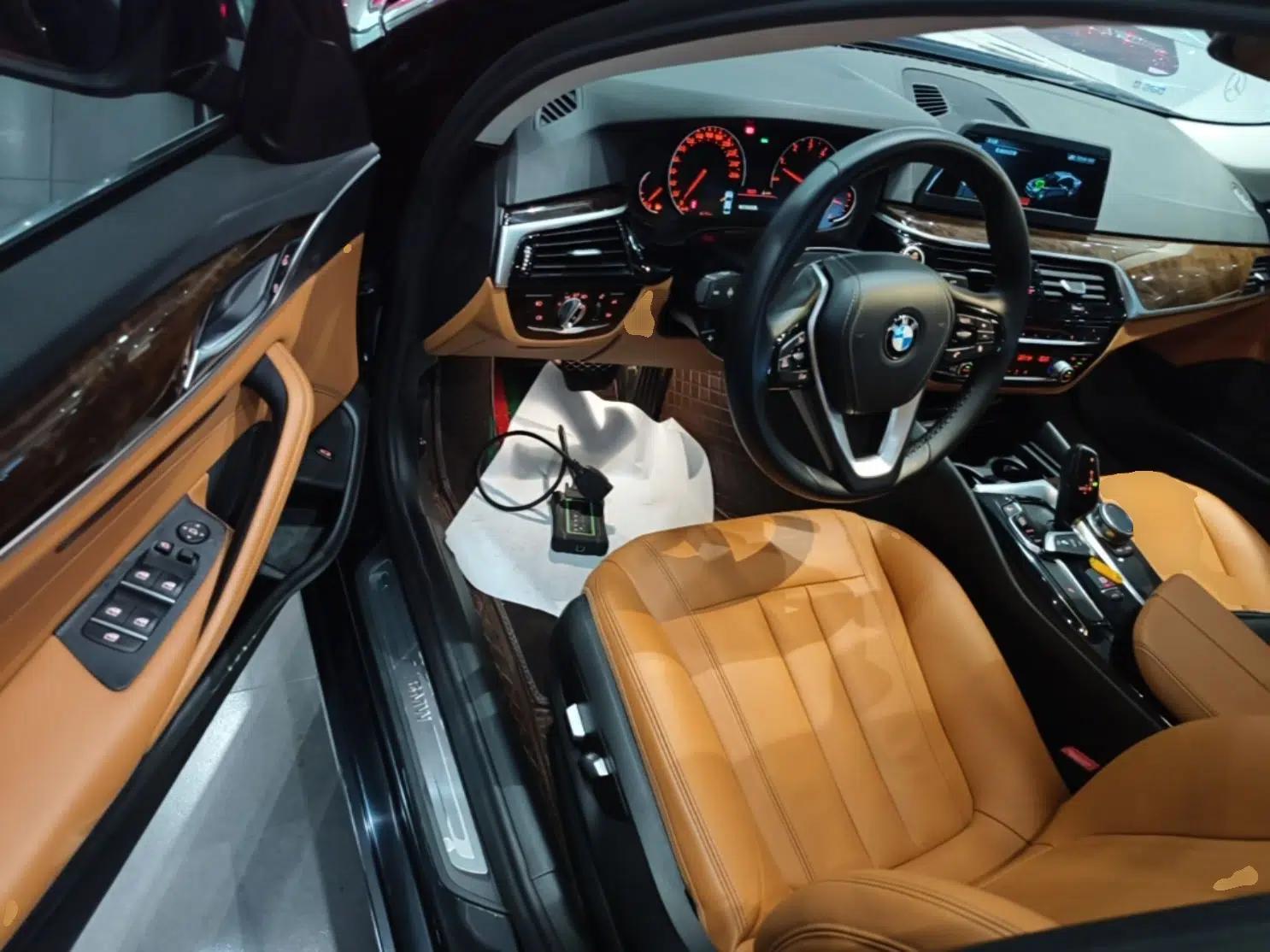 BMW 5 Series 2018 528Li Launch Special Edition — миниатюра 18