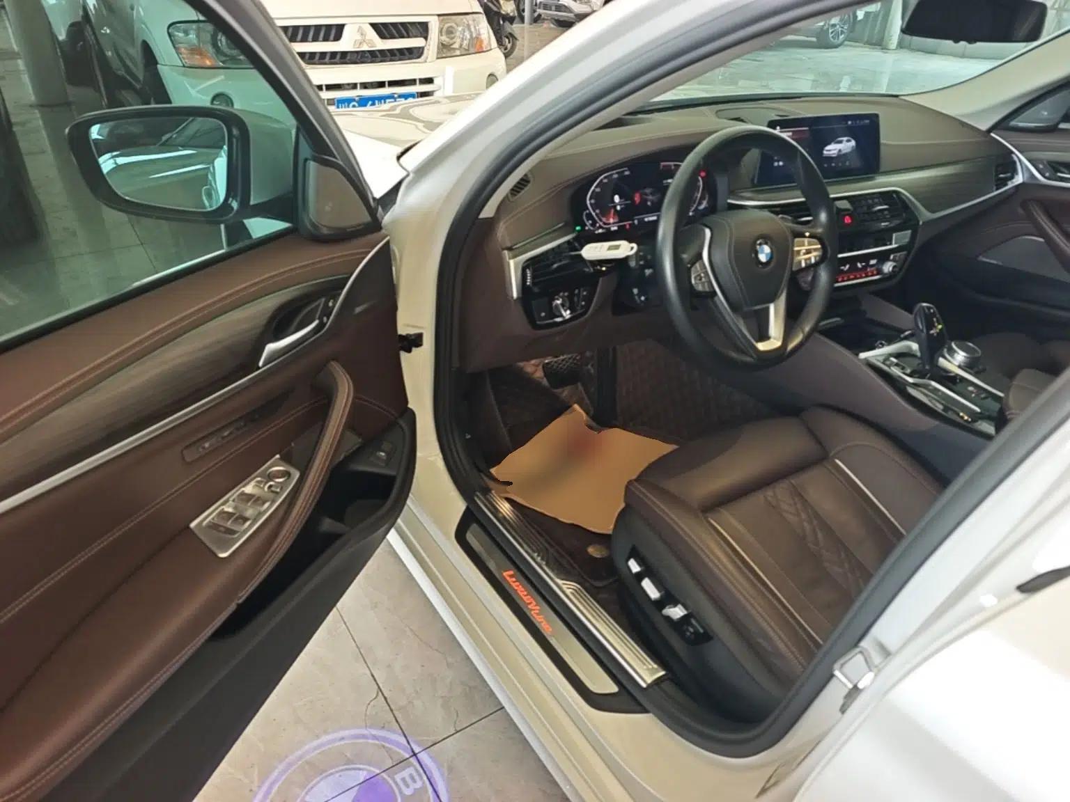BMW 5 Series 2020 530Li Luxury Edition Premium Package — миниатюра 23
