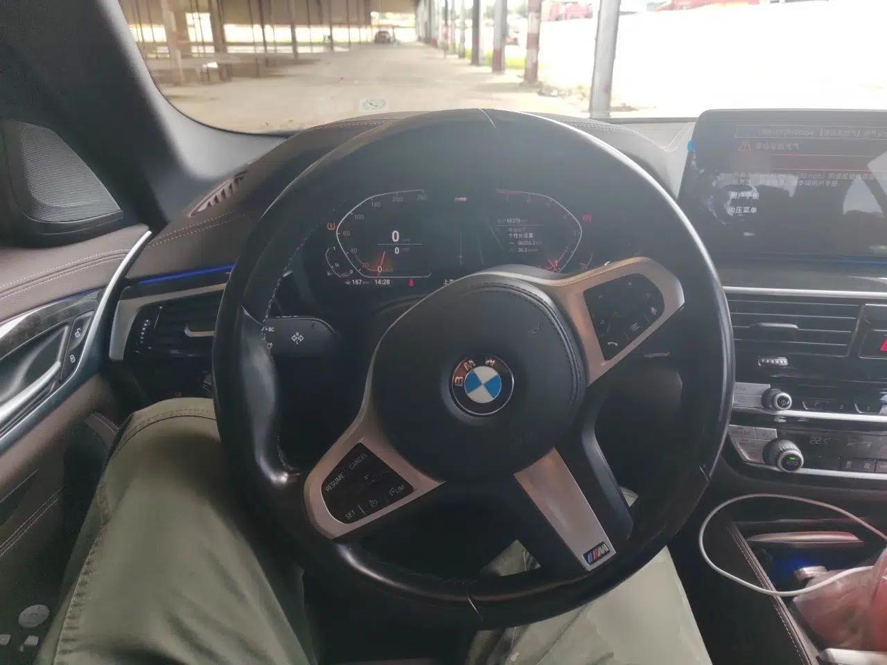 BMW 5 Series 2022 Restyled 525Li M Sport Package — миниатюра 10