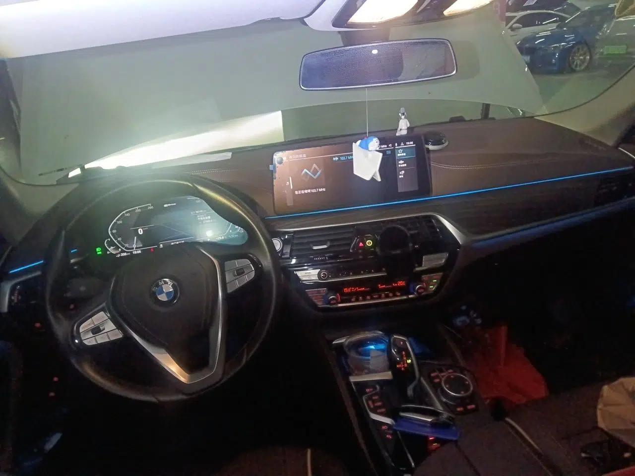 BMW 5 Series New Energy 2021 Updated 535Le Luxury Package — миниатюра 9