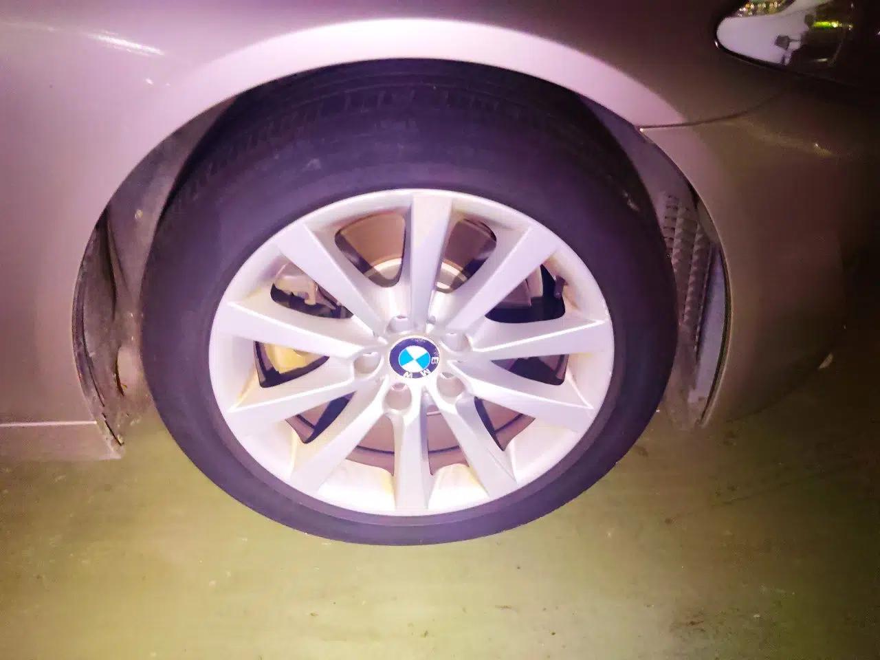 BMW 5 Series 2012 530Li Luxury Model — миниатюра 8