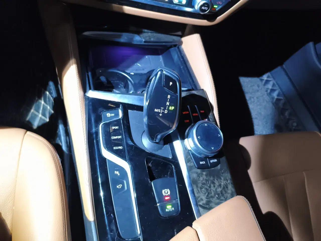 BMW 5 Series 2020 530Li Luxury Edition M Sport Package — миниатюра 14