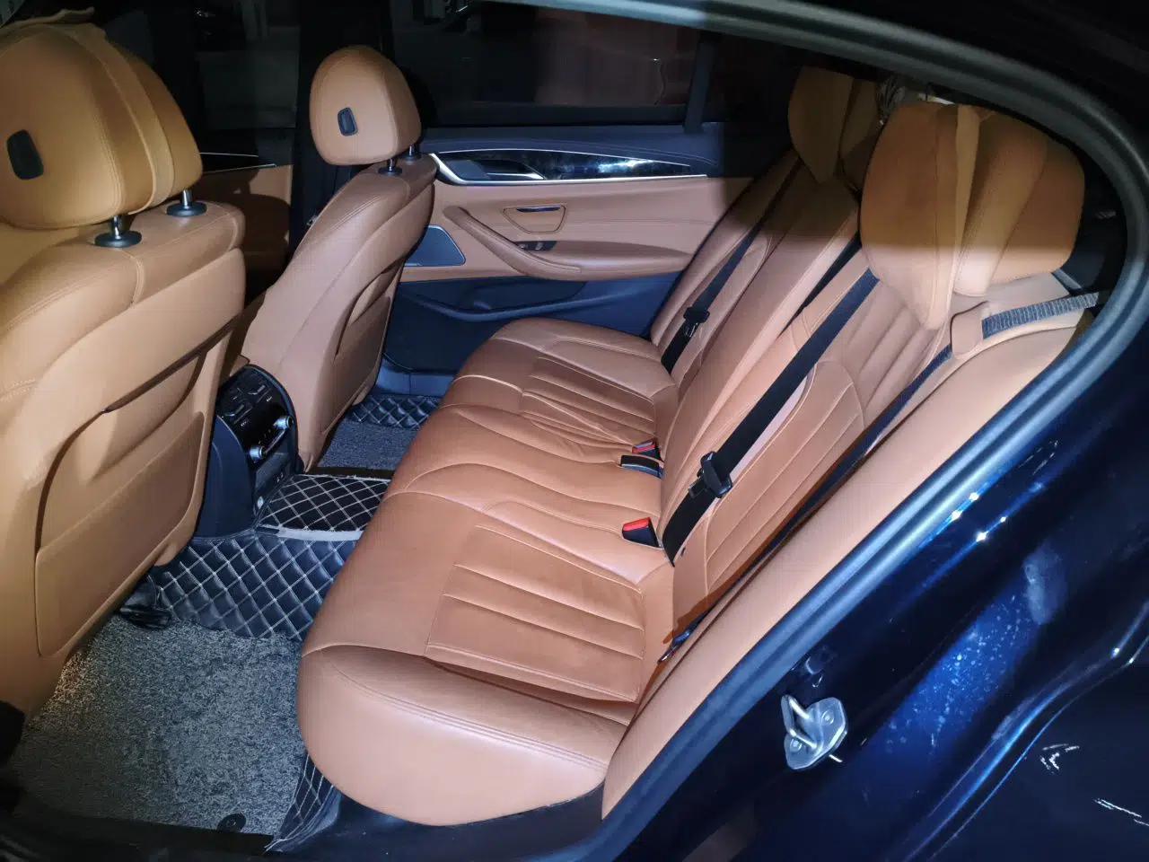 BMW 5 Series 2020 530Li Luxury Edition M Sport Package — миниатюра 17