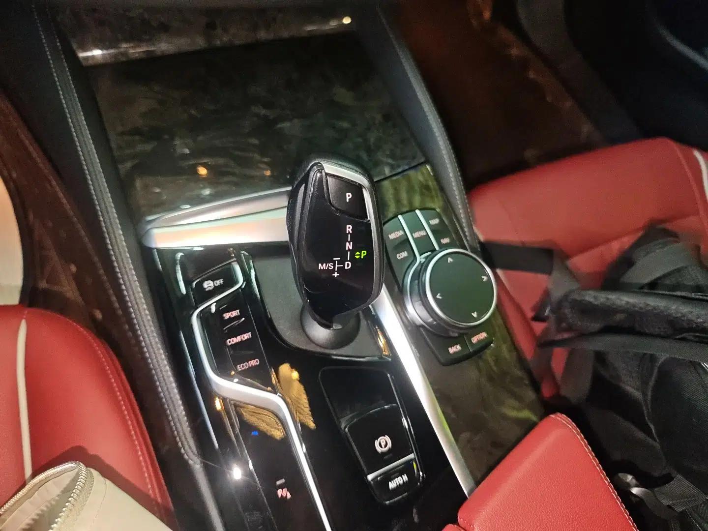 BMW 5 Series 2022 Second Facelift 525Li M Sport Package — миниатюра 16