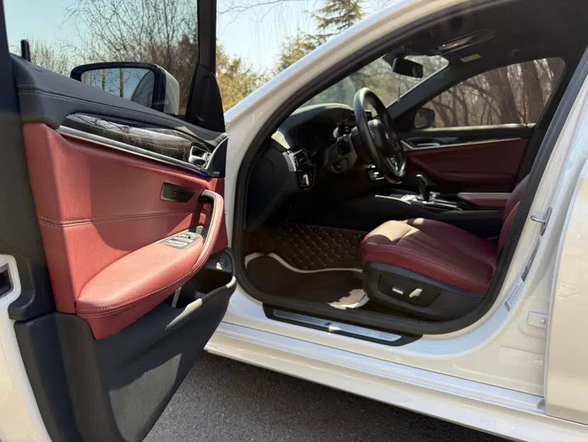 BMW 5 Series 2022 Second Facelift 525Li M Sport Package — миниатюра 24