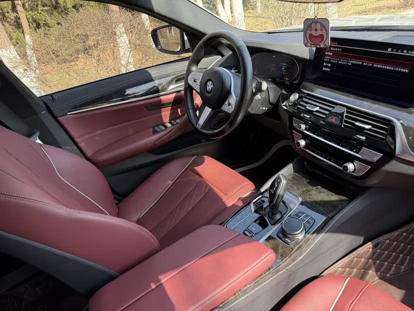 BMW 5 Series 2022 Second Facelift 525Li M Sport Package — миниатюра 27