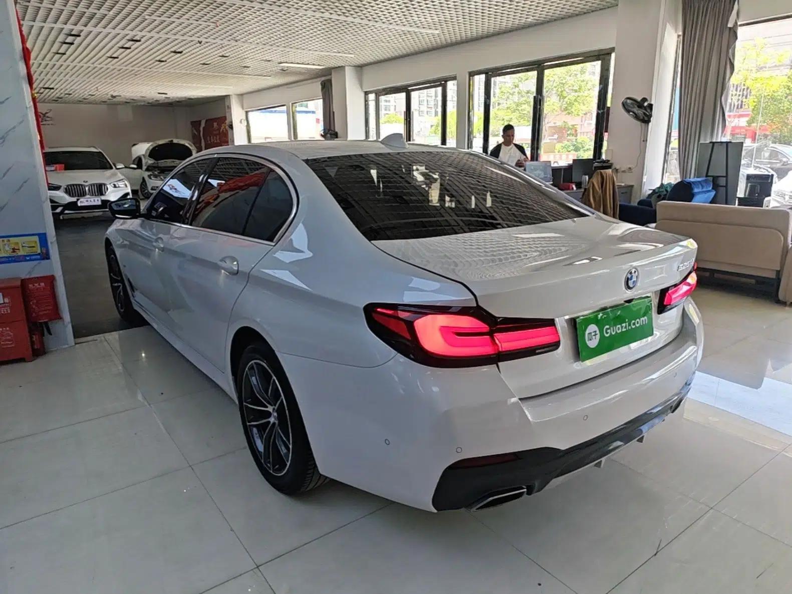 BMW 5 Series 2022 Restyled 525Li M Sport Package — миниатюра 13