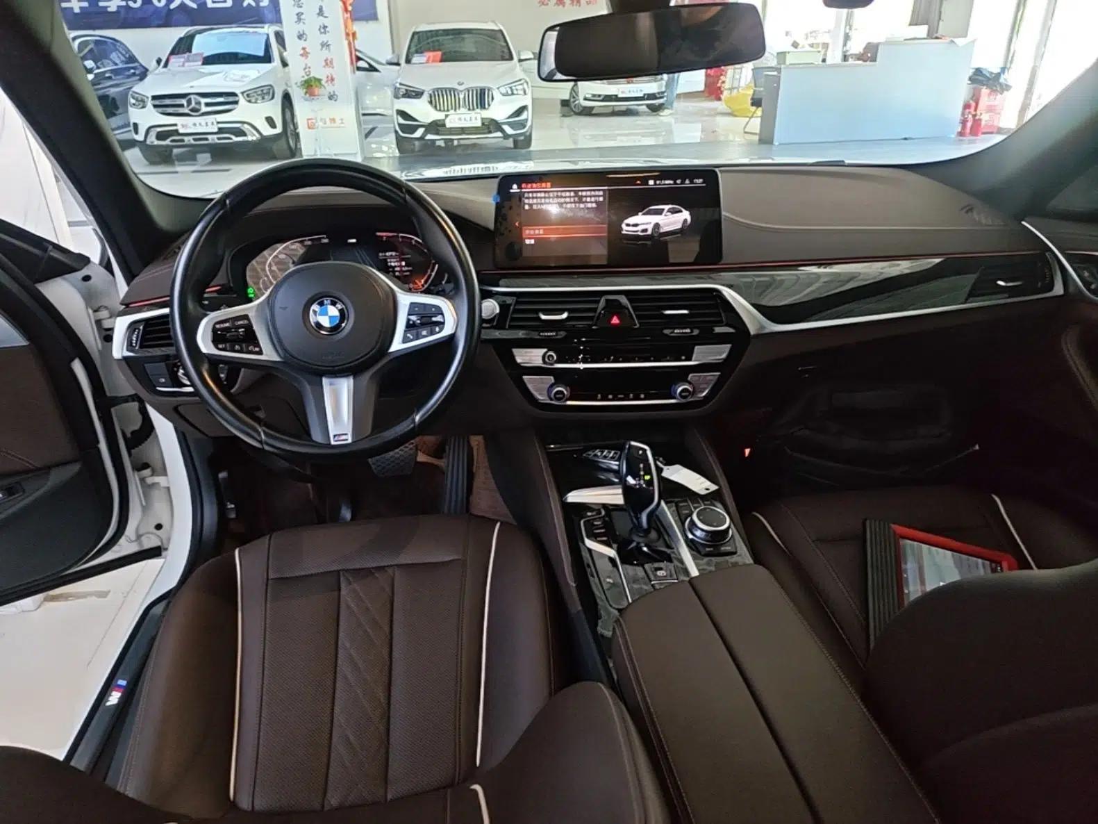 BMW 5 Series 2022 Restyled 525Li M Sport Package — миниатюра 17
