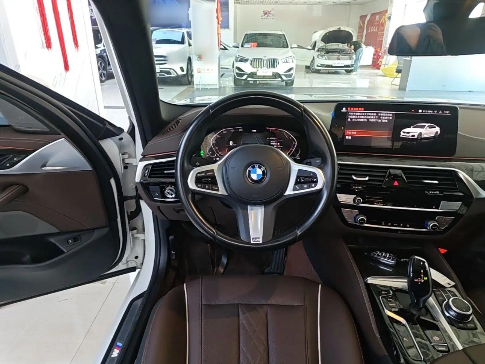 BMW 5 Series 2022 Restyled 525Li M Sport Package — миниатюра 18