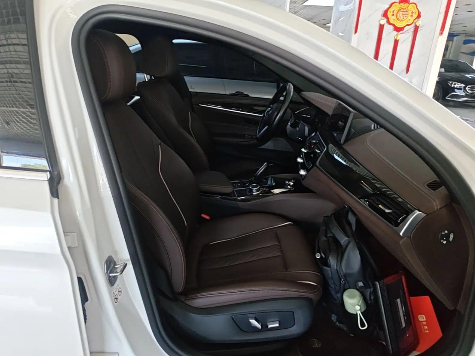BMW 5 Series 2022 Restyled 525Li M Sport Package — миниатюра 24