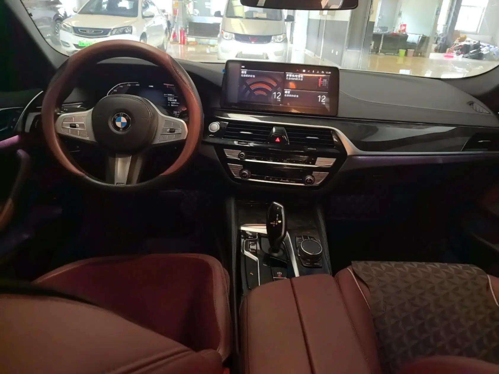 BMW 5 Series 2022 Second Facelift 525Li M Sport Package — миниатюра 12