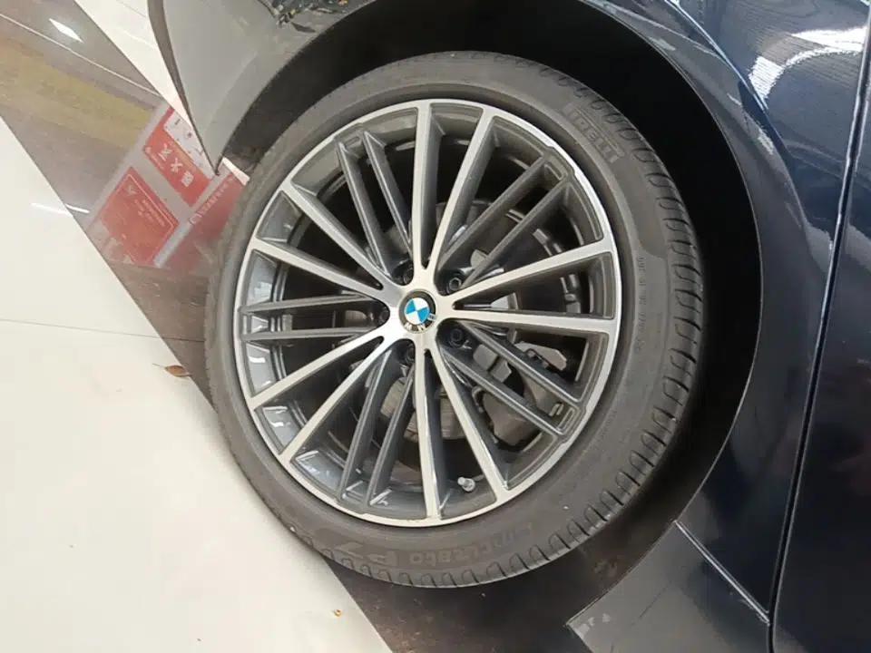 BMW 5 Series 2021 Facelifted 530Li Leading Edition M Sport Package — миниатюра 11