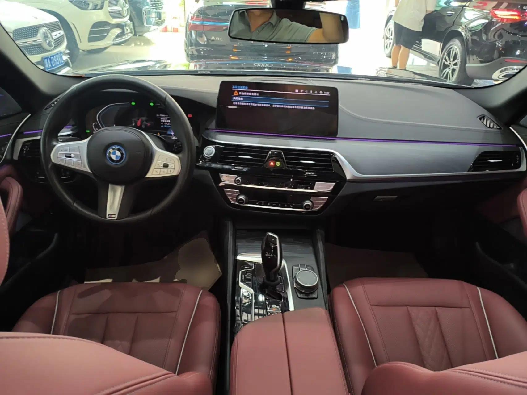 BMW 5 Series New Energy 2022 Second Facelift 535Le M Sport Package — миниатюра 12