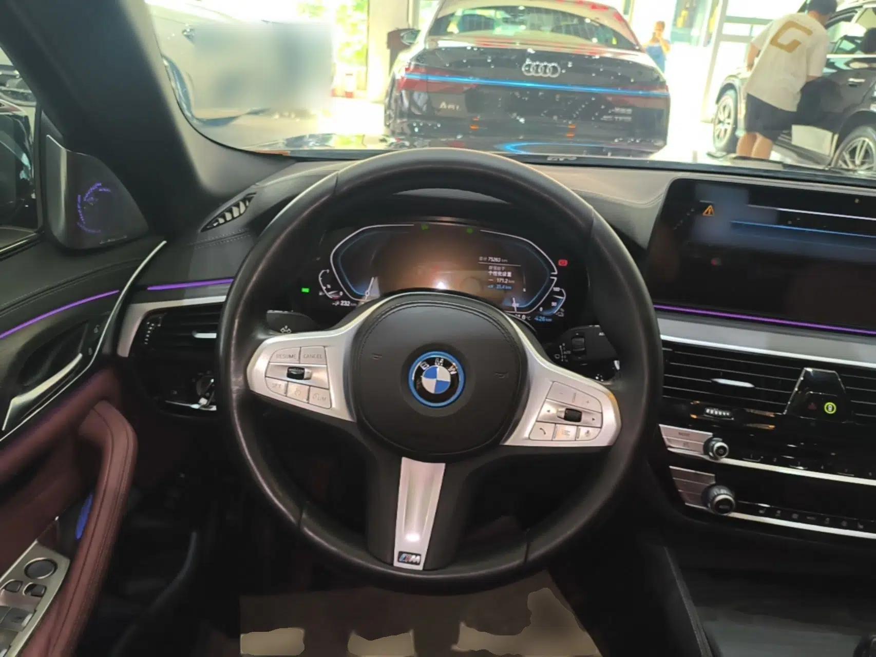 BMW 5 Series New Energy 2022 Second Facelift 535Le M Sport Package — миниатюра 13
