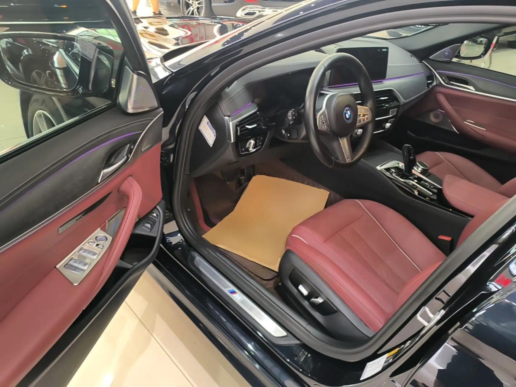BMW 5 Series New Energy 2022 Second Facelift 535Le M Sport Package — миниатюра 18
