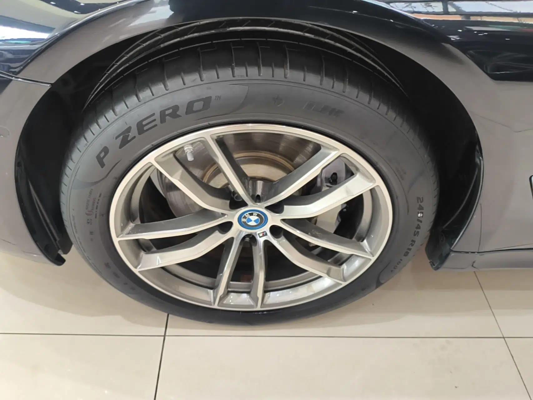 BMW 5 Series New Energy 2022 Second Facelift 535Le M Sport Package — миниатюра 10