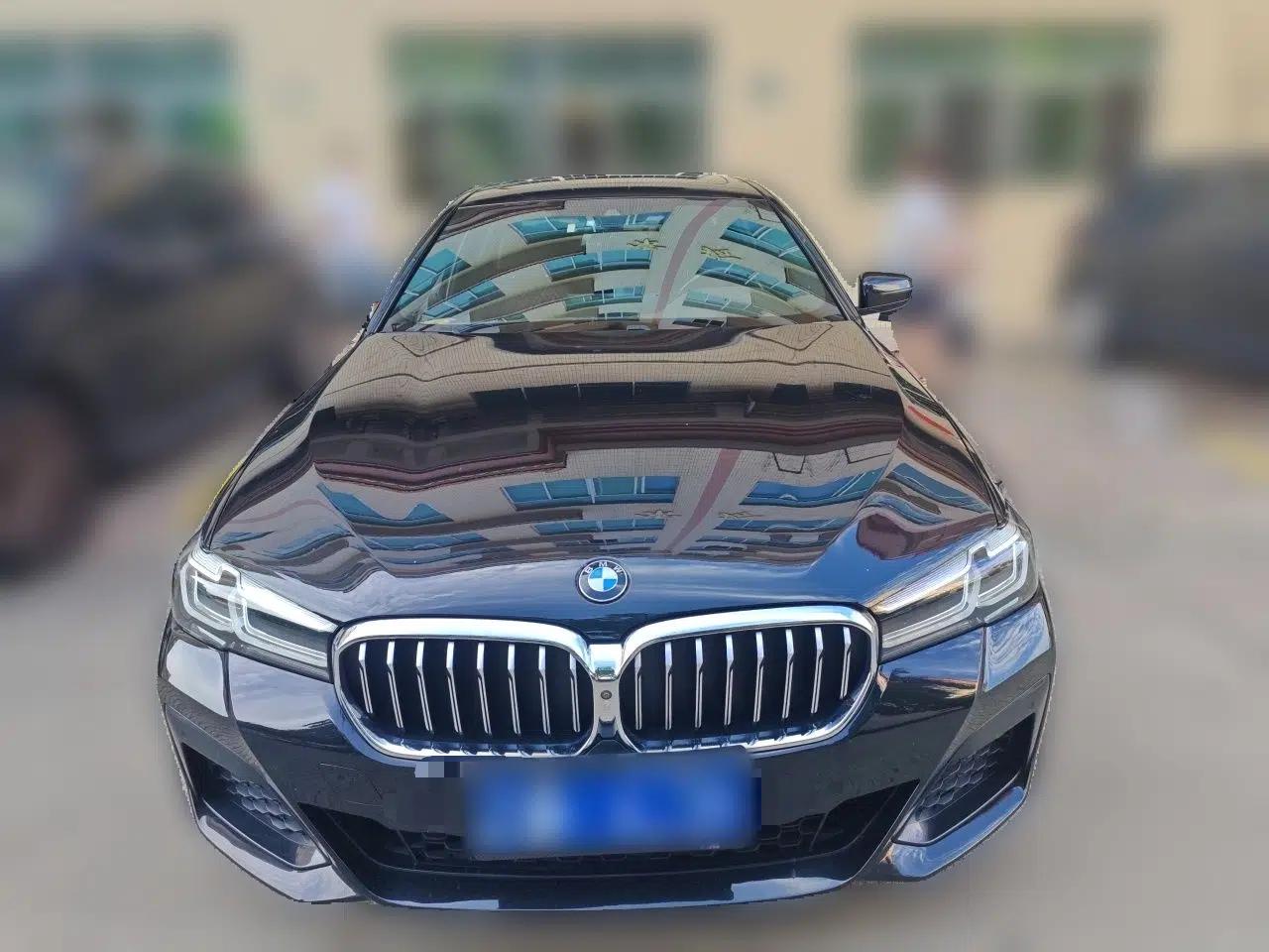 BMW 5 Series 2022 Second Facelift 530Li Luxury Version M Sport Package — миниатюра 2