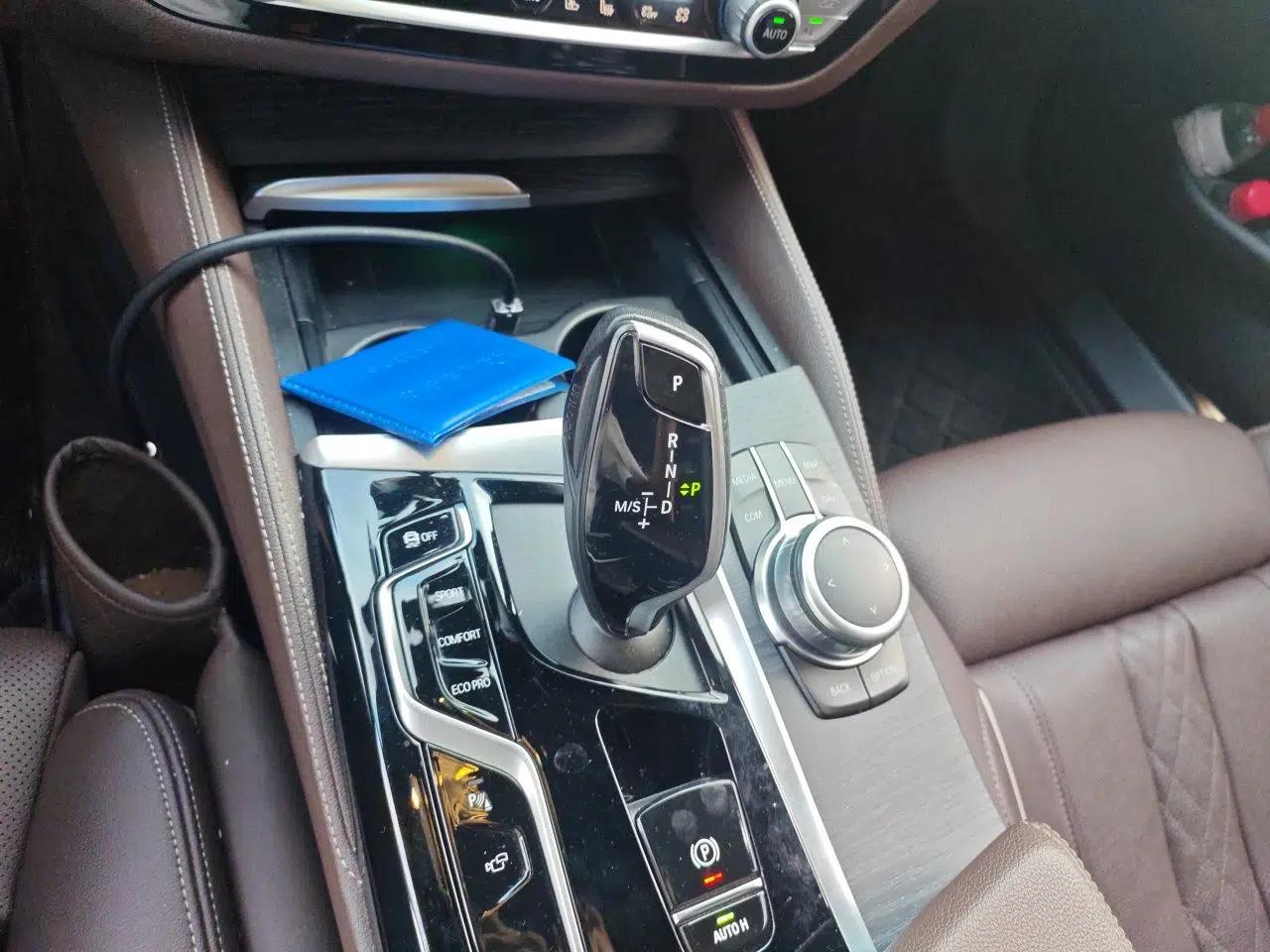 BMW 5 Series 2022 Second Facelift 530Li Luxury Version M Sport Package — миниатюра 14
