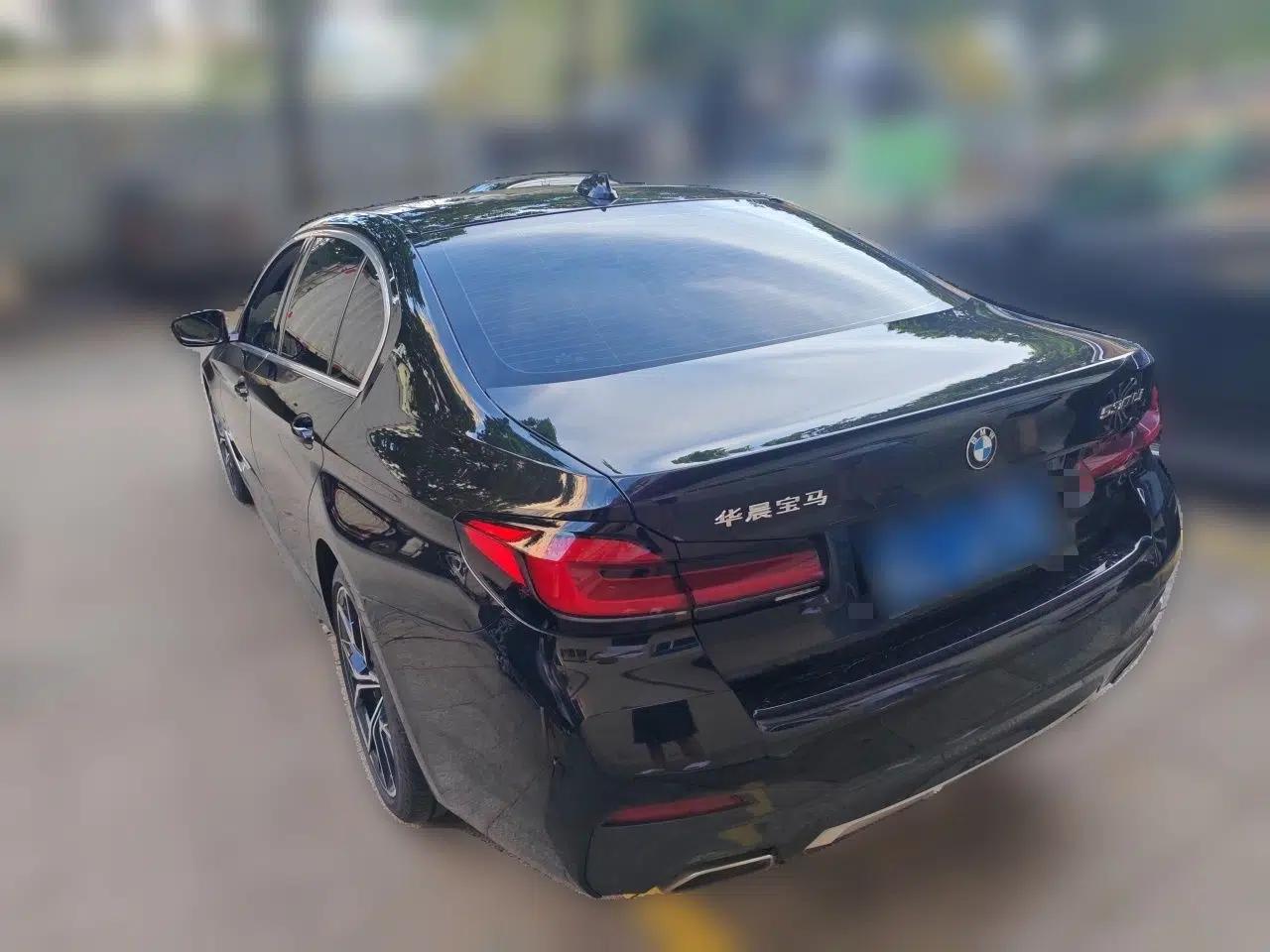 BMW 5 Series 2022 Second Facelift 530Li Luxury Version M Sport Package — миниатюра 4