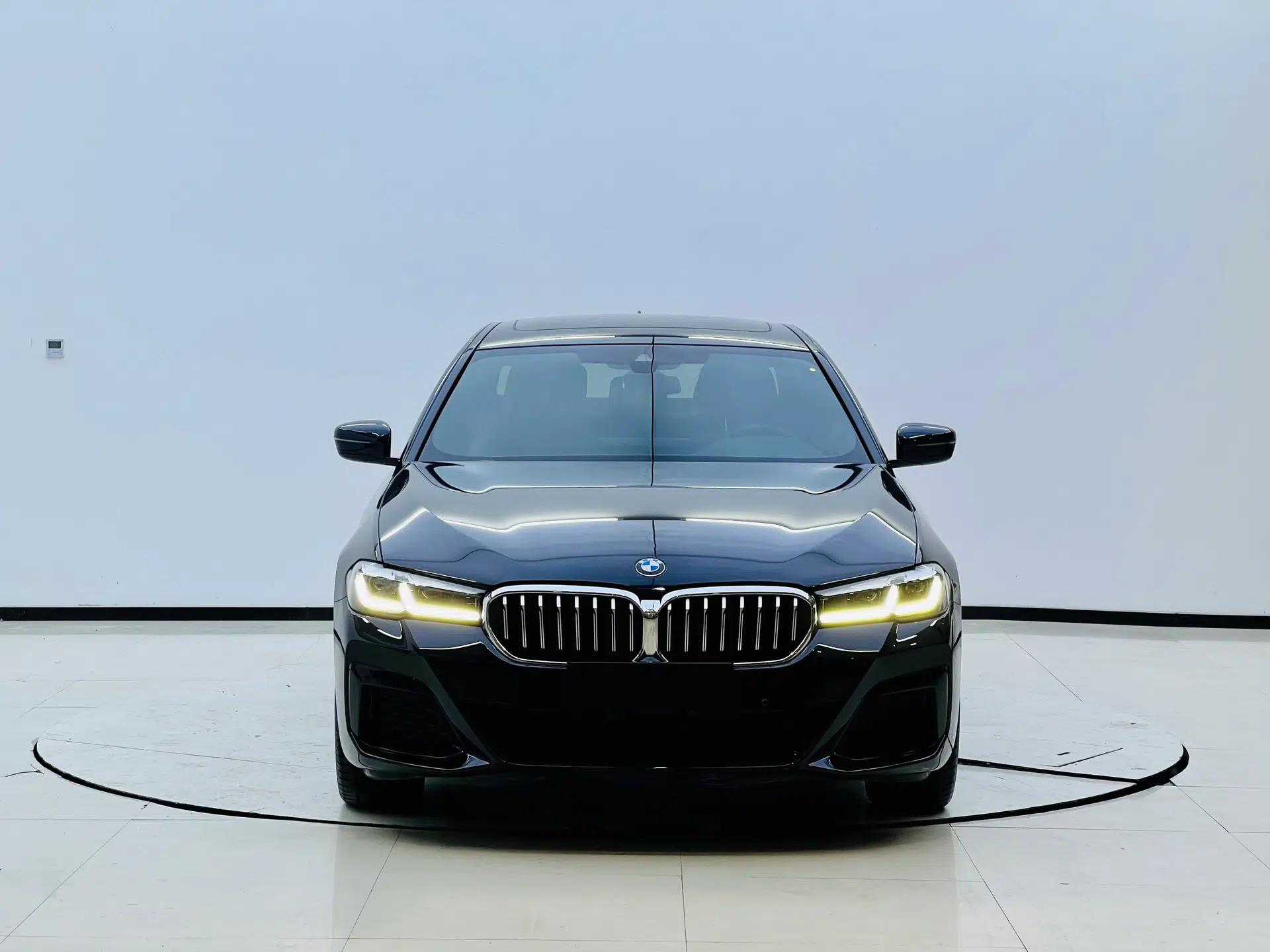BMW 5 Series 2022 Second Facelift 525Li M Sport Package — миниатюра 2