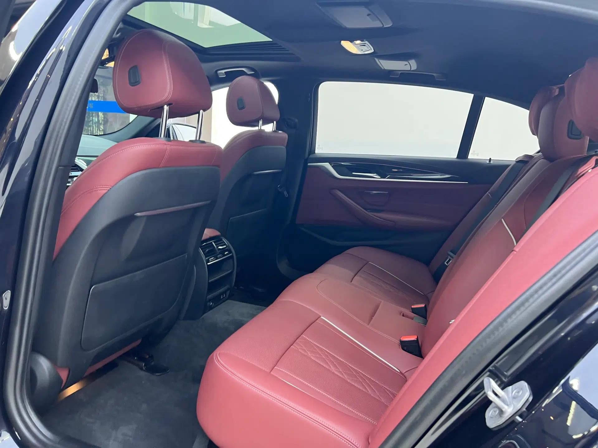 BMW 5 Series 2022 Second Facelift 525Li M Sport Package — миниатюра 13