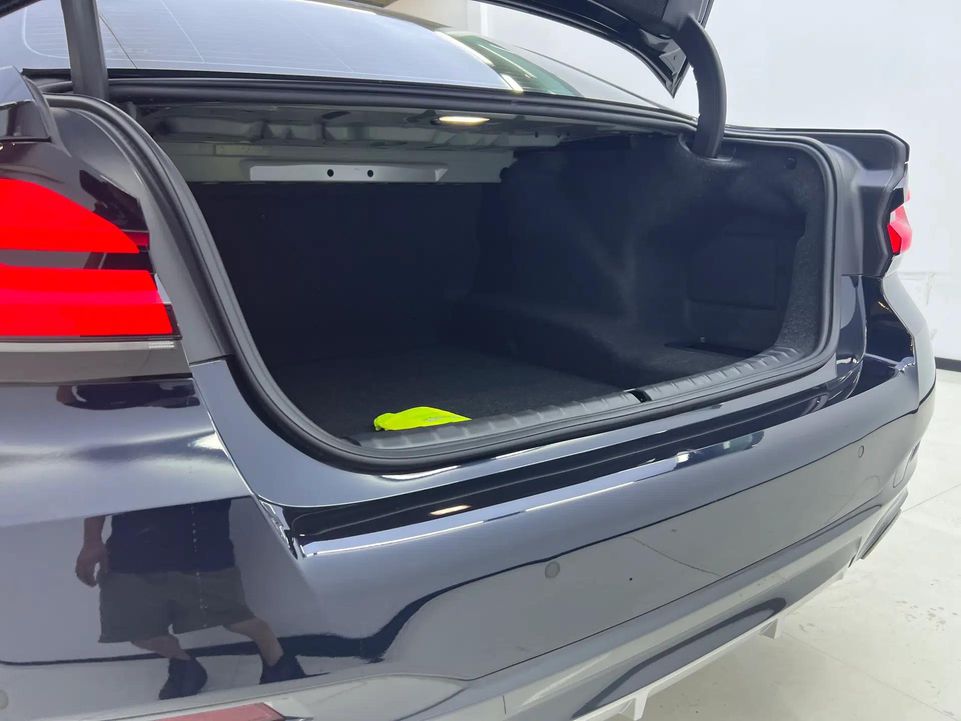 BMW 5 Series 2022 Second Facelift 525Li M Sport Package — миниатюра 15