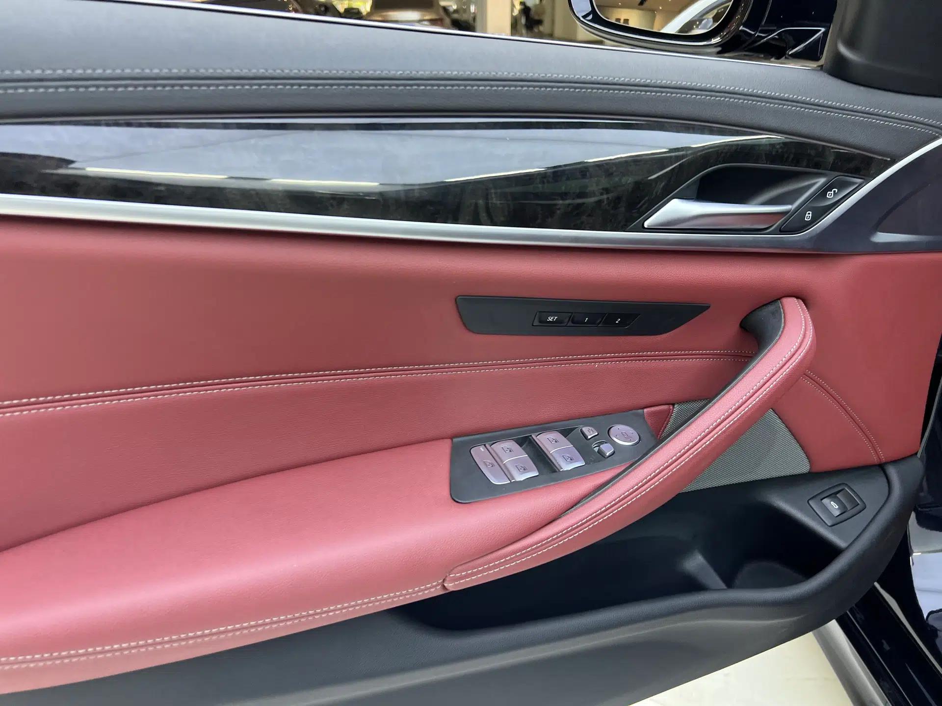 BMW 5 Series 2022 Second Facelift 525Li M Sport Package — миниатюра 17
