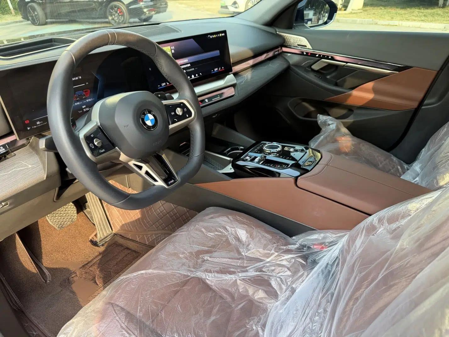 BMW 5 Series 2024 530Li Luxury Edition M Sport Package — миниатюра 9