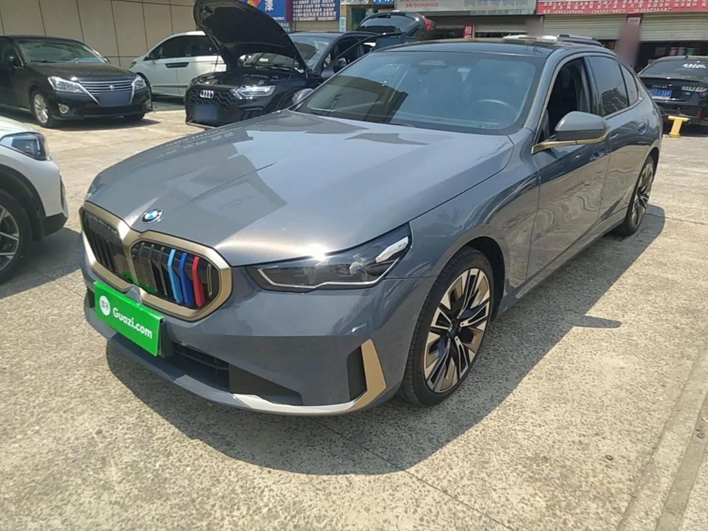 BMW 5 Series 2024 530Li Luxury Package Premium Edition — миниатюра 1