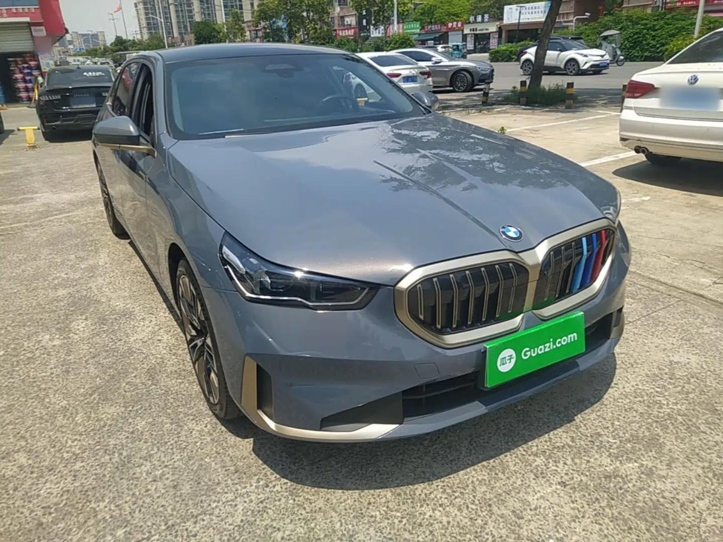 BMW 5 Series 2024 530Li Luxury Package Premium Edition — миниатюра 12