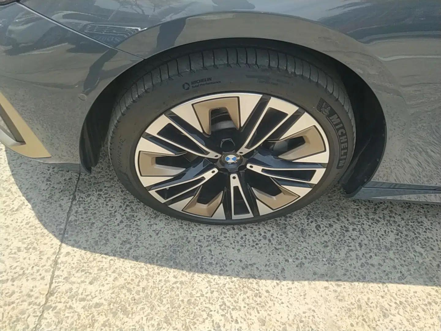 BMW 5 Series 2024 530Li Luxury Package Premium Edition — миниатюра 15