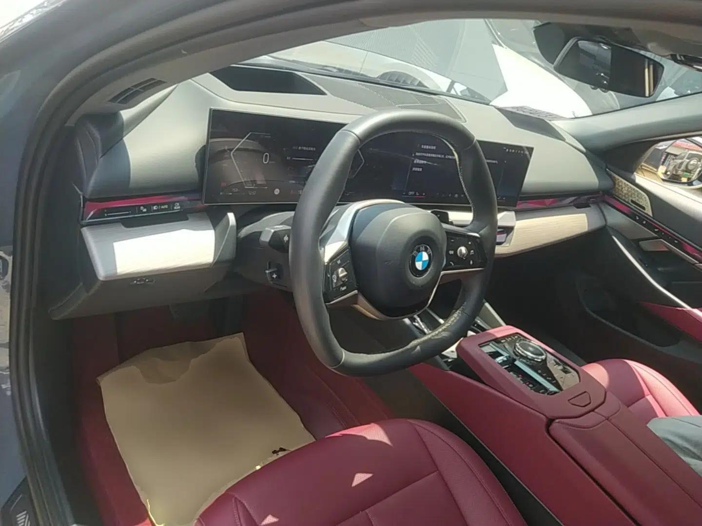 BMW 5 Series 2024 530Li Luxury Package Premium Edition — миниатюра 17