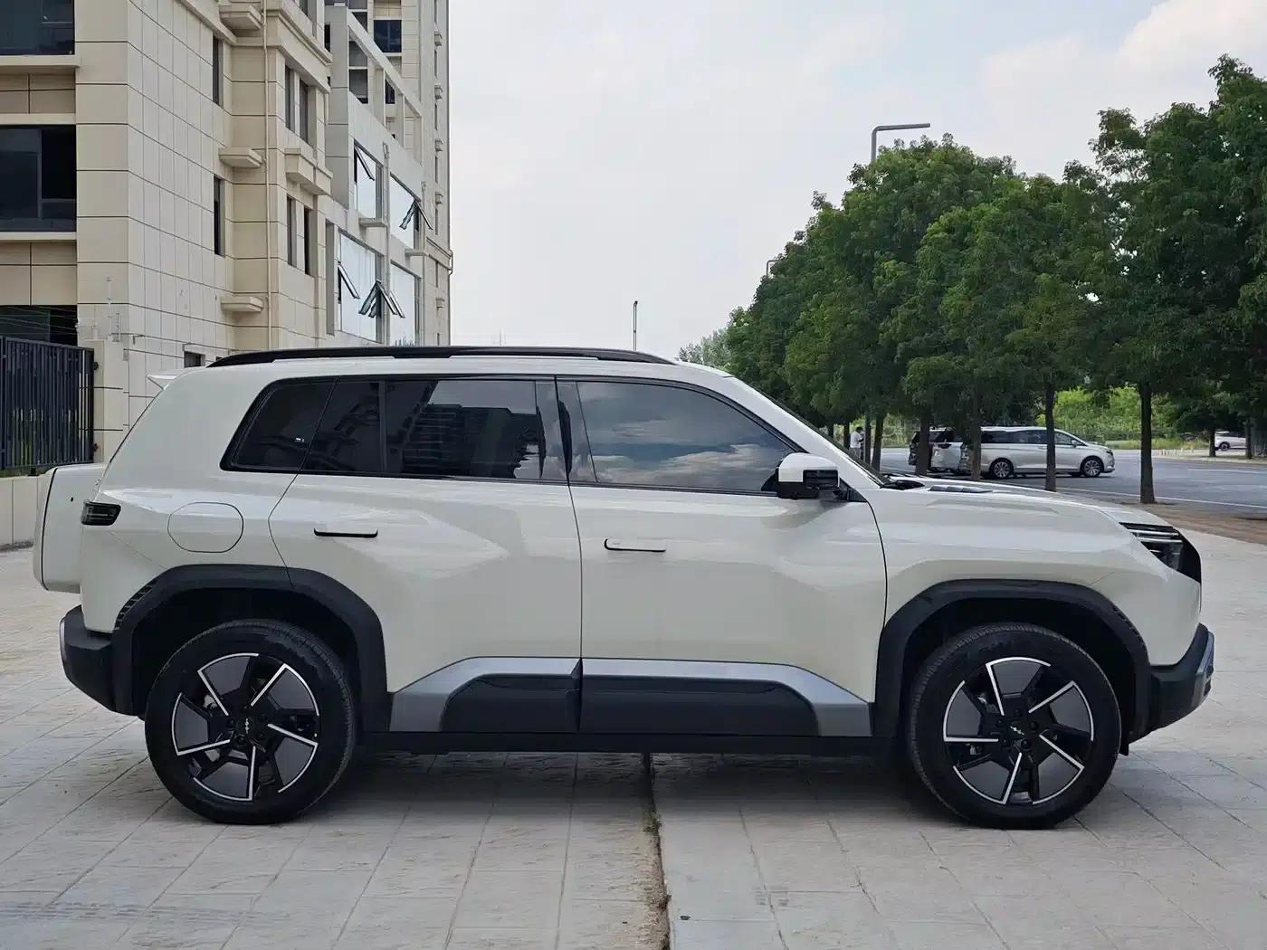 Titanium 3 2025 501KM AWD Max Edition — миниатюра 9