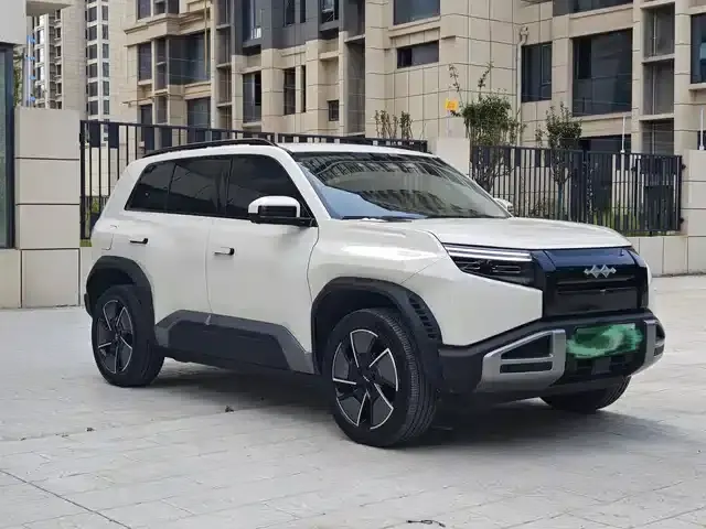 Titanium 3 2025 501KM AWD Max Edition