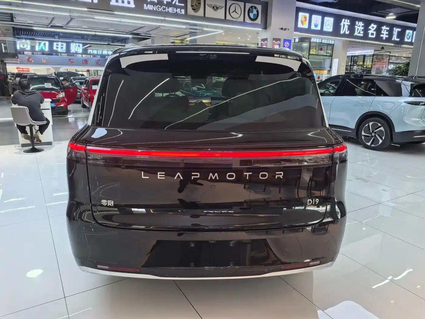 Leapmotor D19 2026 Pure Electric 620 Smart Edition (Six Seats) — миниатюра 17