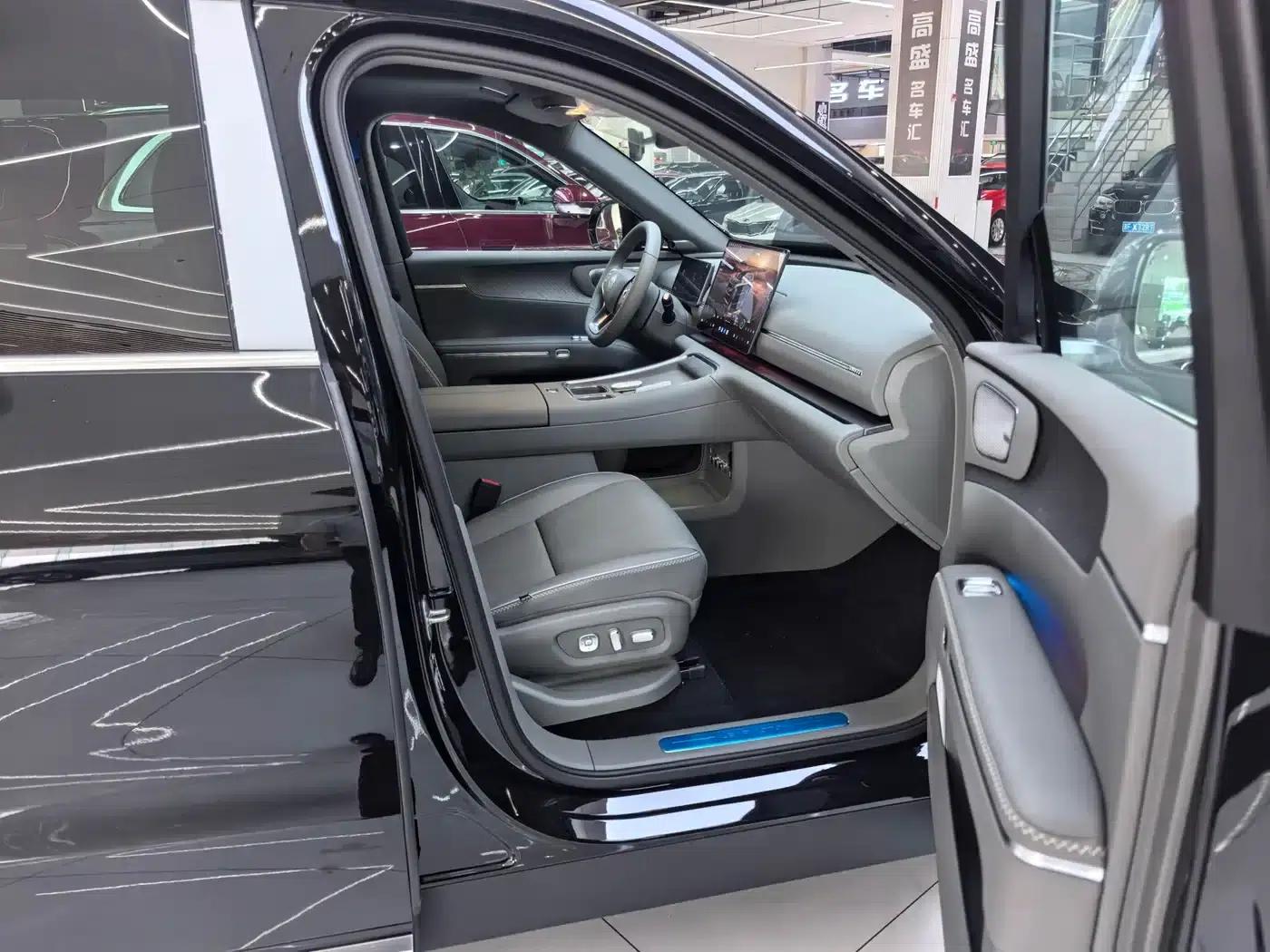 Leapmotor D19 2026 Pure Electric 620 Smart Edition (Six Seats) — миниатюра 21