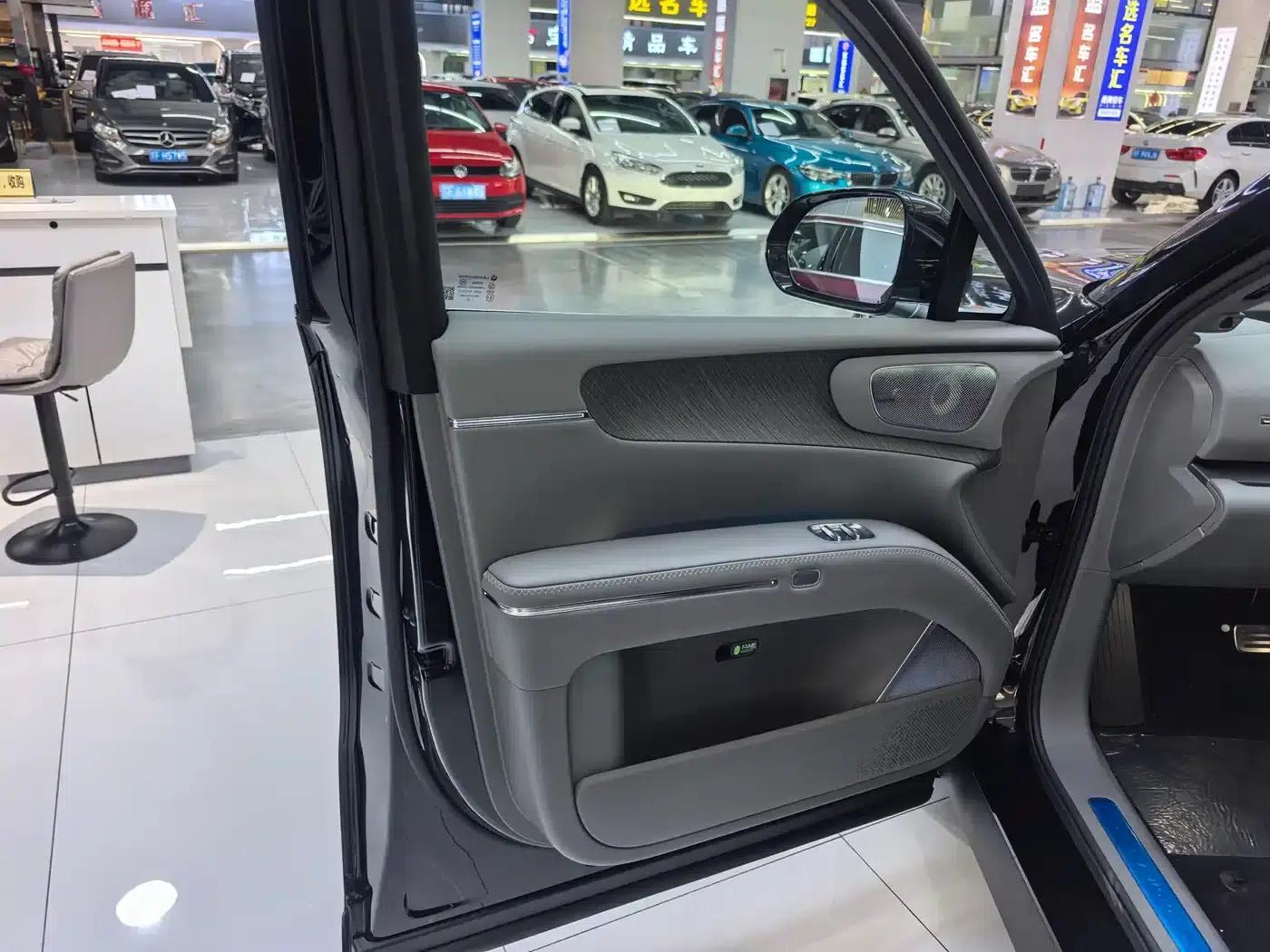 Leapmotor D19 2026 Pure Electric 620 Smart Edition (Six Seats) — миниатюра 6