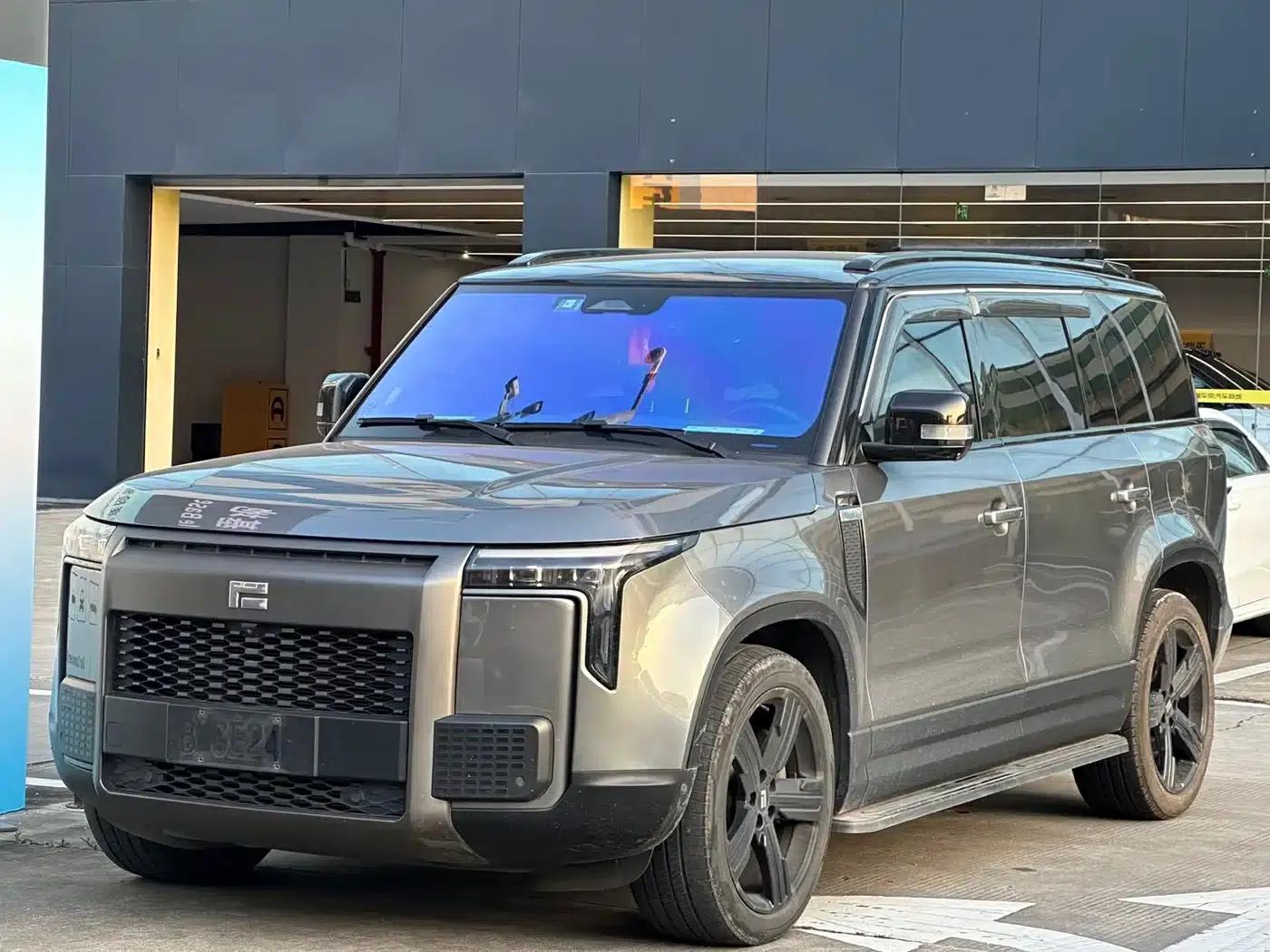 Extreme Stone 01 2023 Premium 6-Seater Edition — миниатюра 1