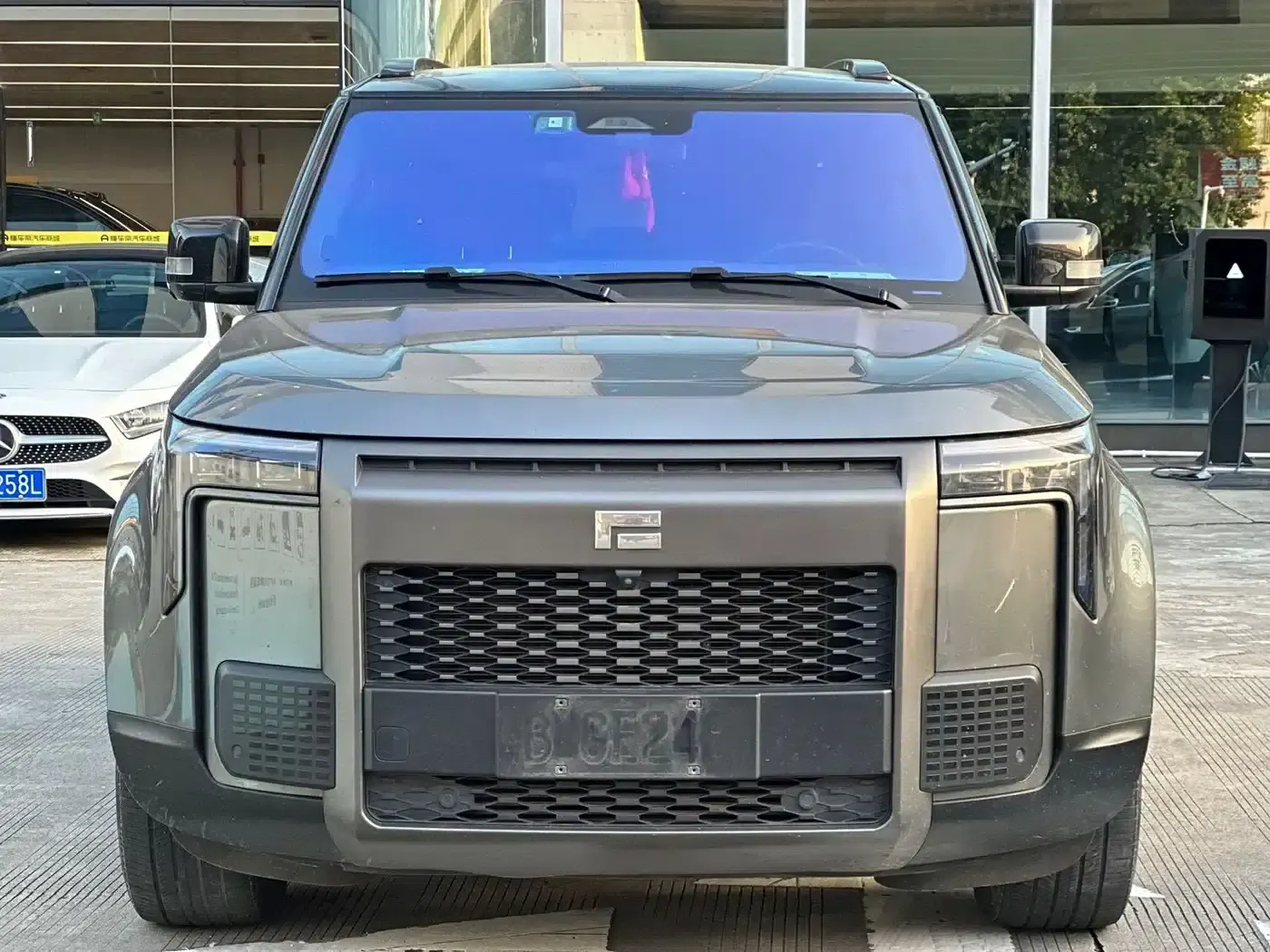 Extreme Stone 01 2023 Premium 6-Seater Edition — миниатюра 2