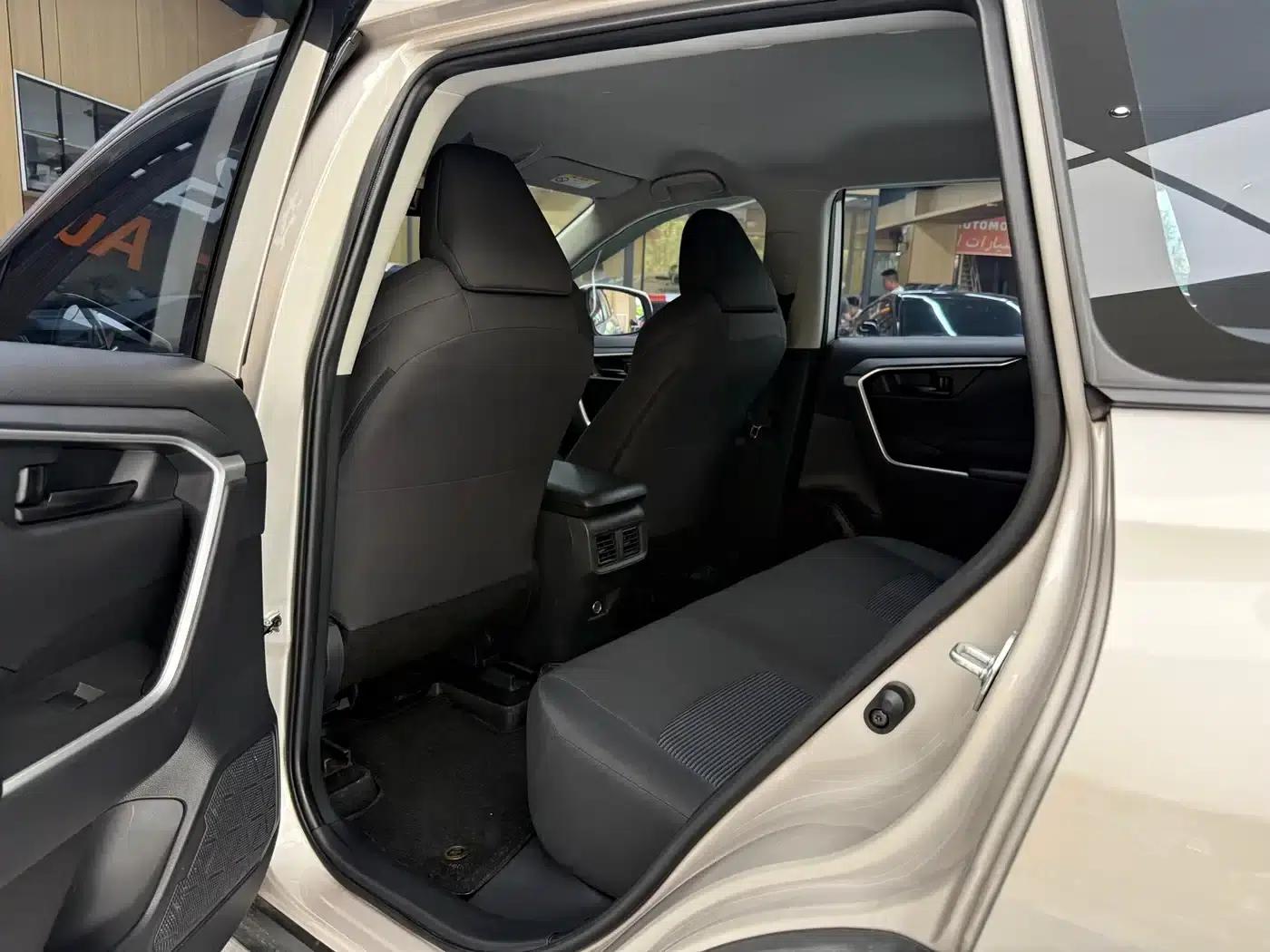 2024 Toyota RAV4 2.0L CVT 2WD Urban Edition — миниатюра 21