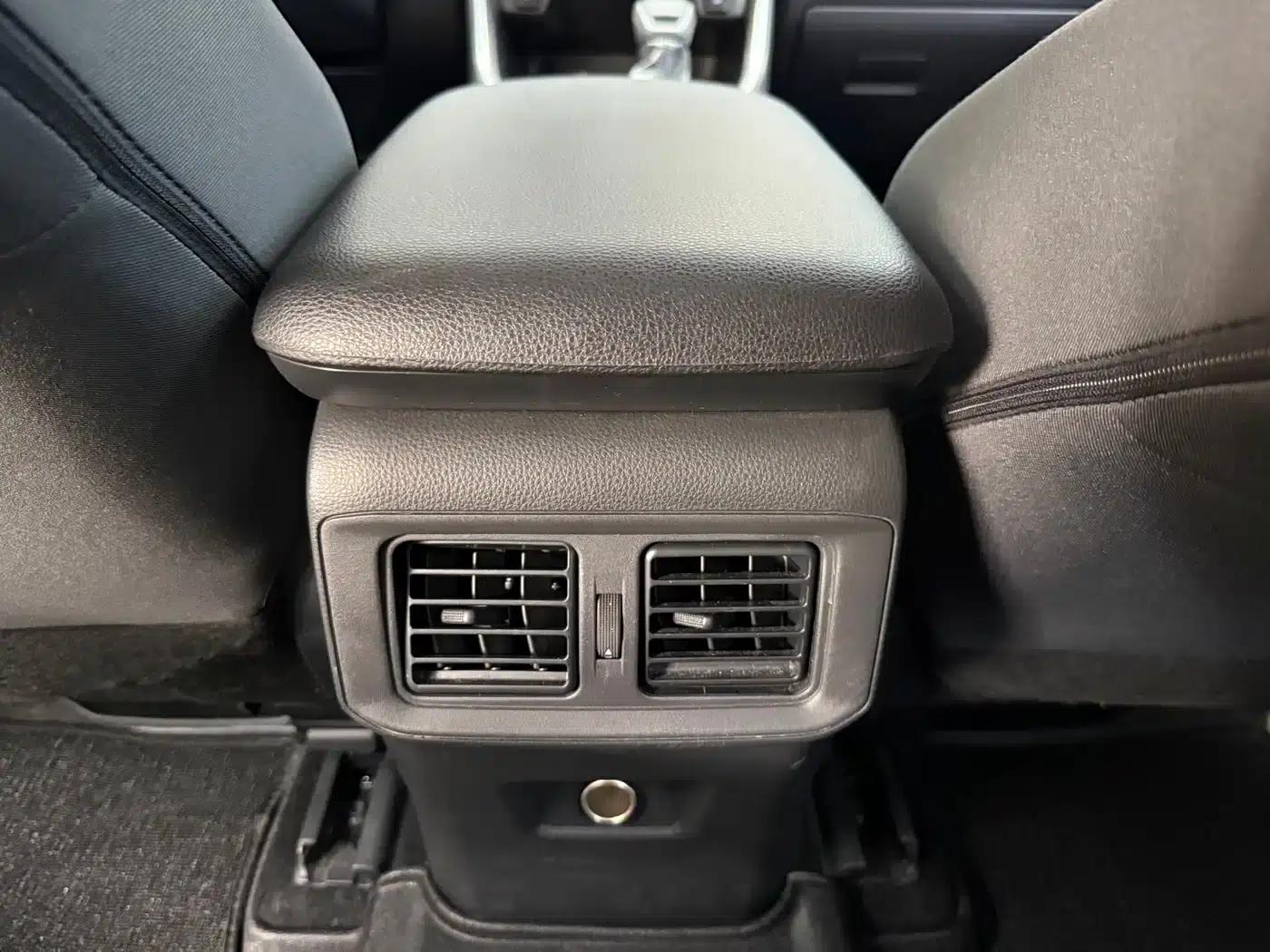 2024 Toyota RAV4 2.0L CVT 2WD Urban Edition — миниатюра 24