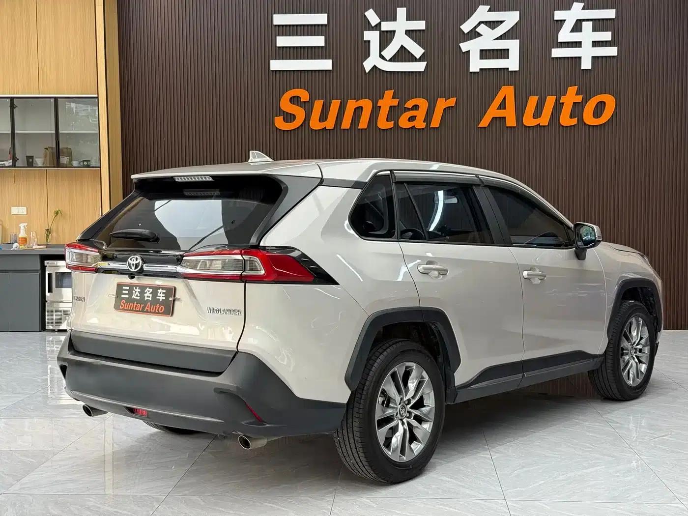 2024 Toyota RAV4 2.0L CVT 2WD Urban Edition — миниатюра 6