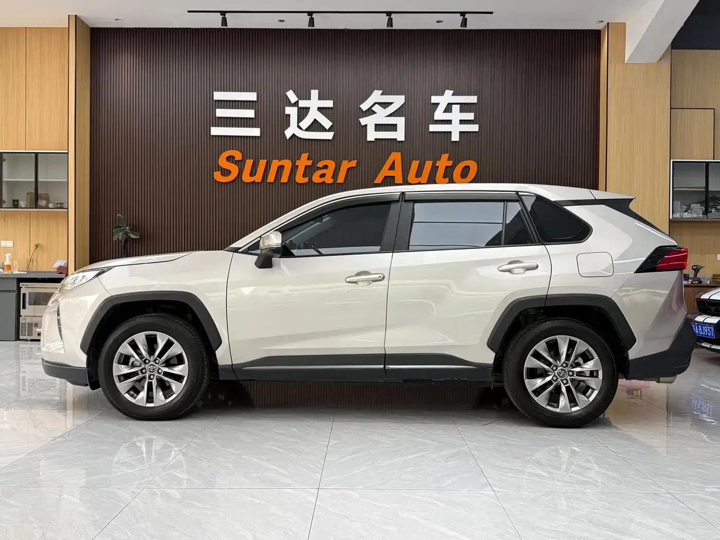 2024 Toyota RAV4 2.0L CVT 2WD Urban Edition — миниатюра 7