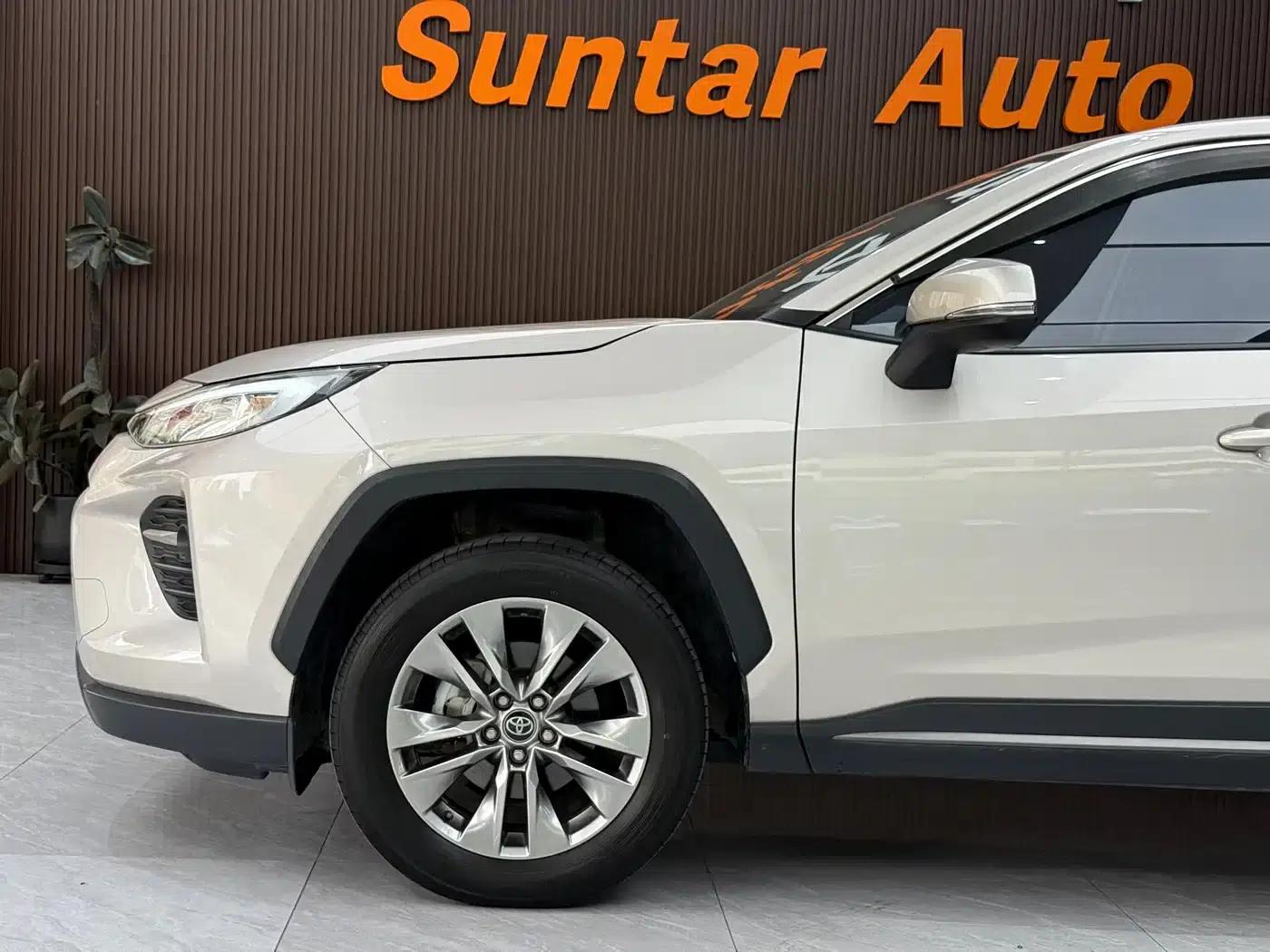 2024 Toyota RAV4 2.0L CVT 2WD Urban Edition — миниатюра 8