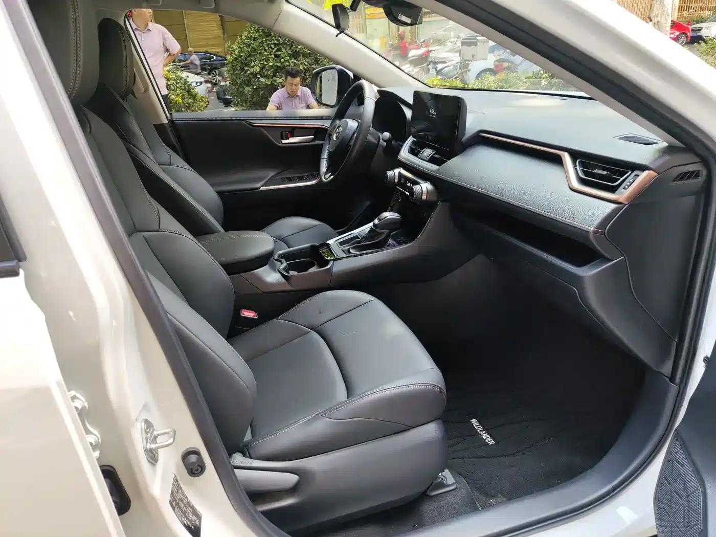 2024 Toyota RAV4 2.0L CVT 2WD Urban Edition — миниатюра 14