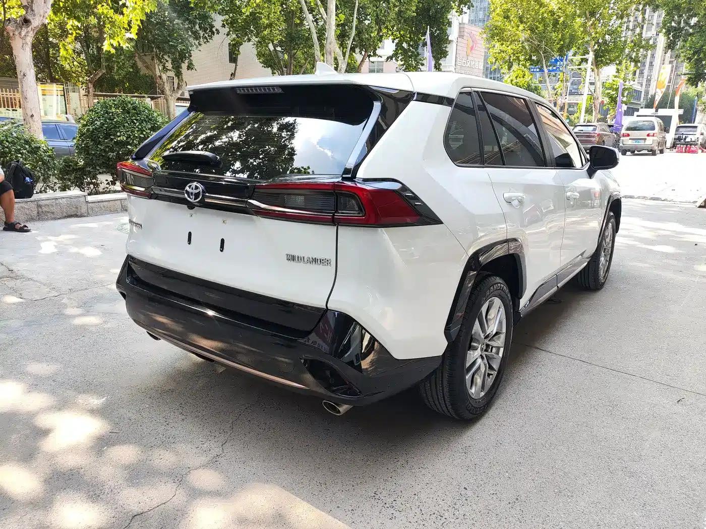 2024 Toyota RAV4 2.0L CVT 2WD Urban Edition — миниатюра 17