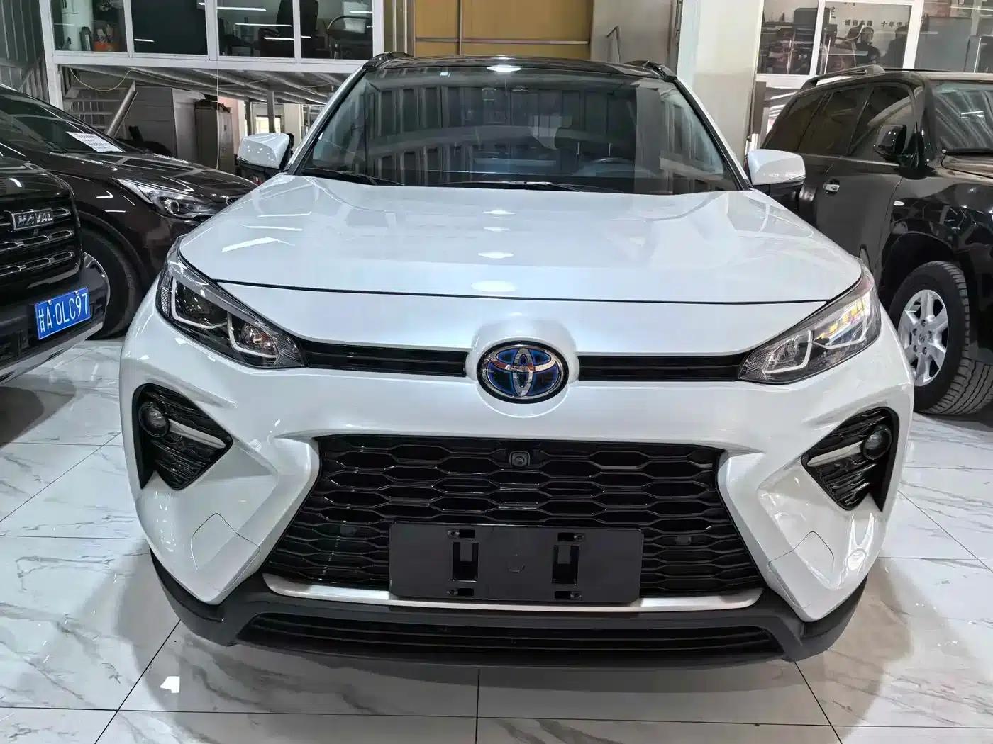 2023 Toyota RAV4 Hybrid 2.5L E-CVT 2WD Premium Edition — миниатюра 2
