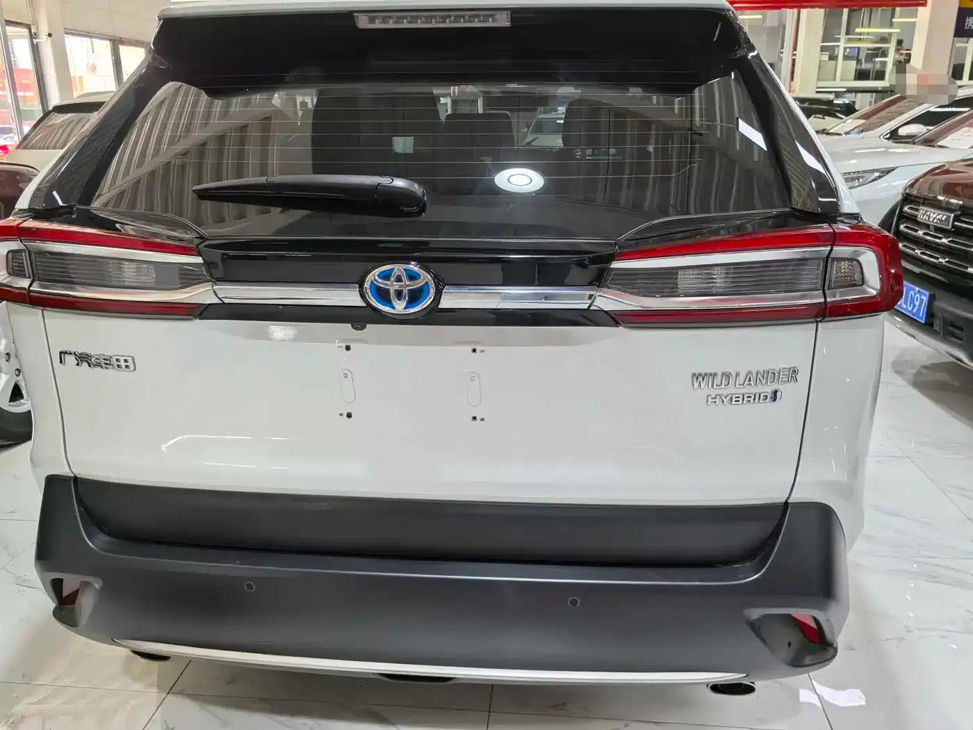 2023 Toyota RAV4 Hybrid 2.5L E-CVT 2WD Premium Edition — миниатюра 5