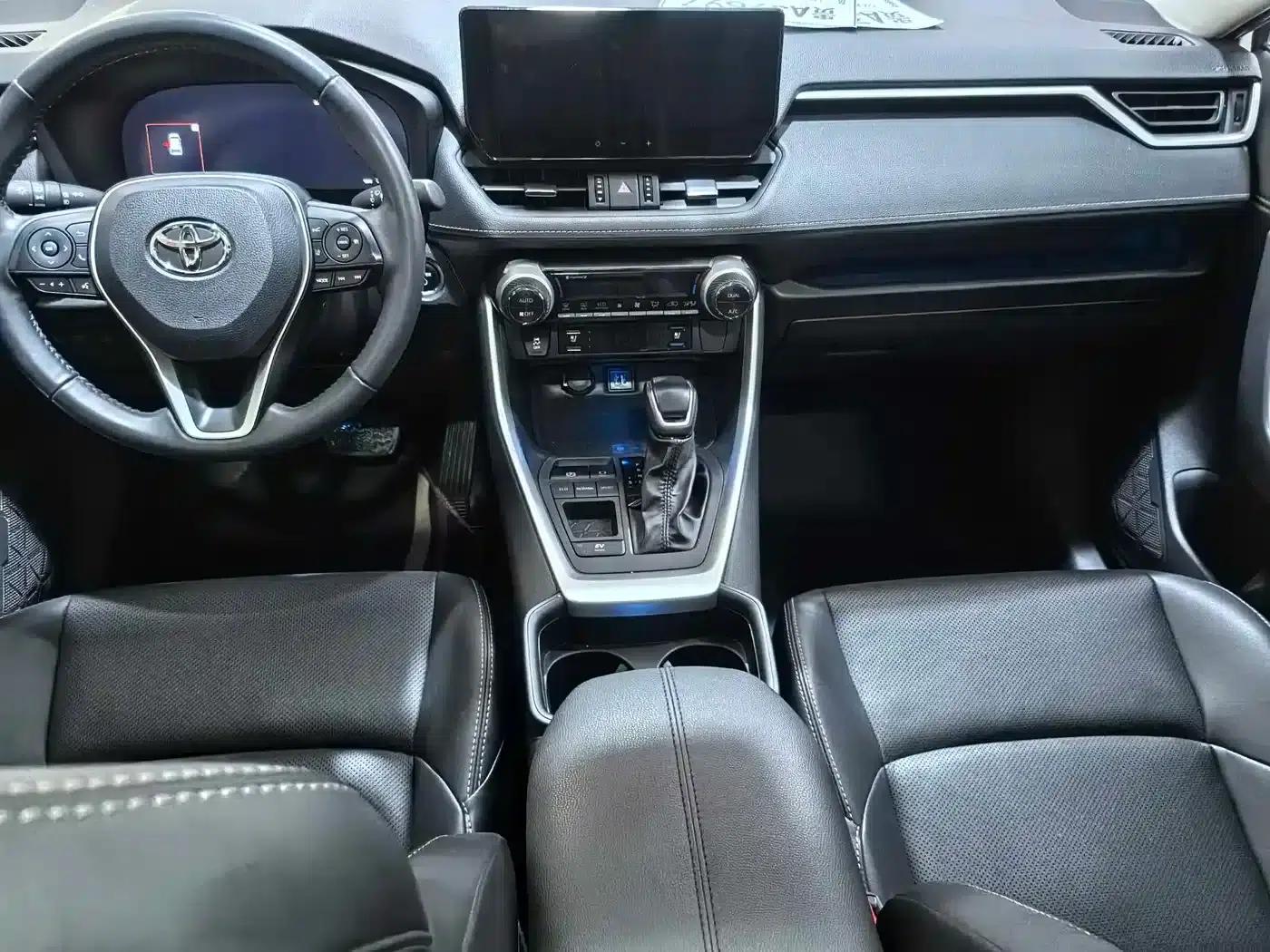 2023 Toyota RAV4 Hybrid 2.5L E-CVT 2WD Premium Edition — миниатюра 8