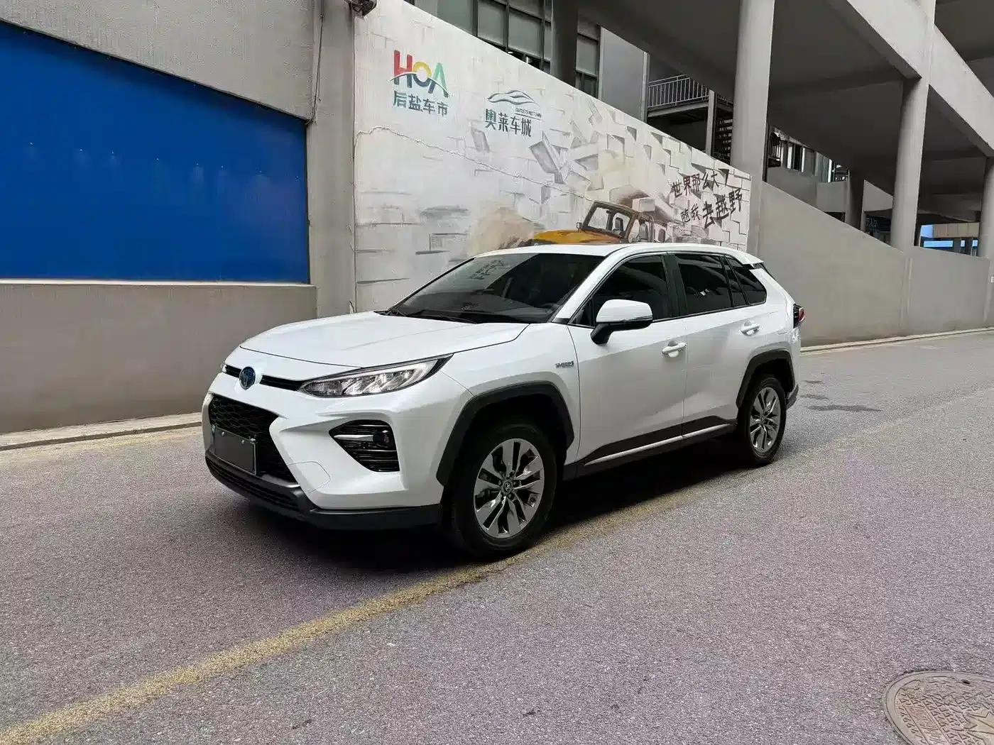 2022 Toyota RAV4 Hybrid 2.5L E-CVT AWD Luxury Edition — миниатюра 1